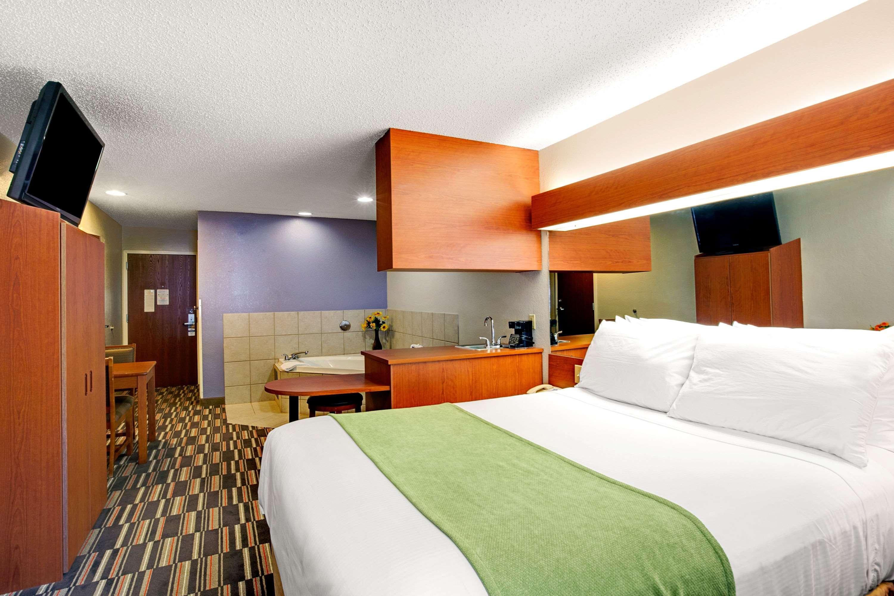 Microtel Inn & Suites By Wyndham Cherokee Εξωτερικό φωτογραφία